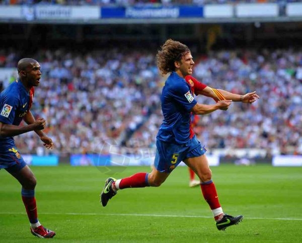Carles-Puyol-Real-Madrid-v-Barcelona-2-6-trescuatrotres.es_